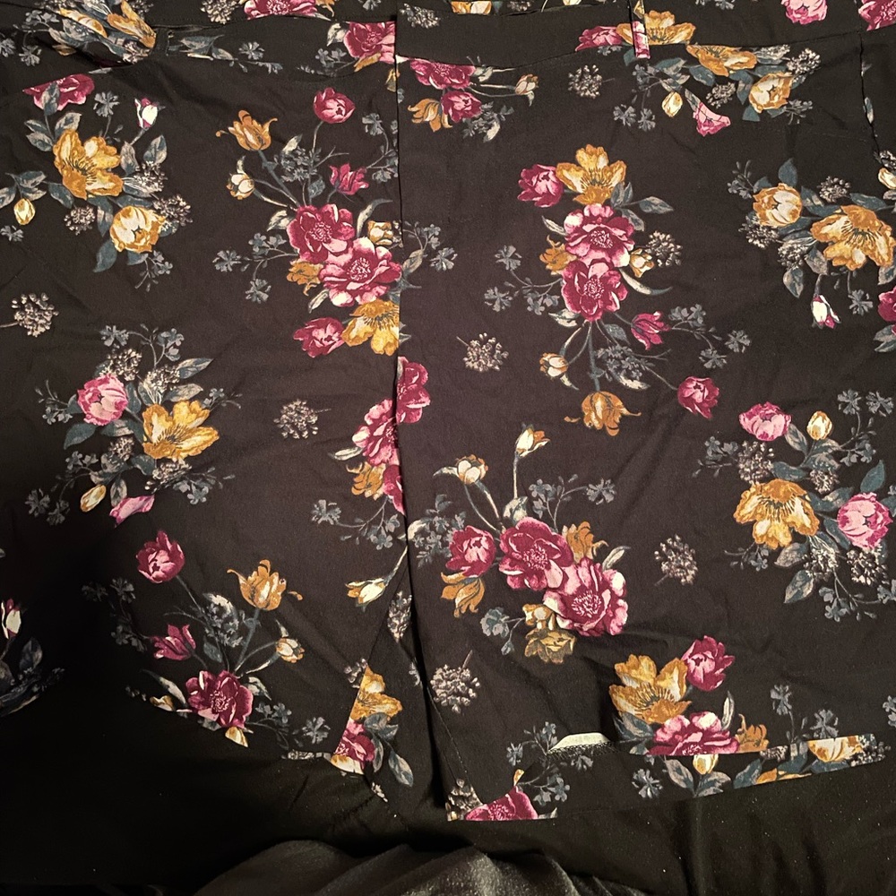 Black floral linen shorts